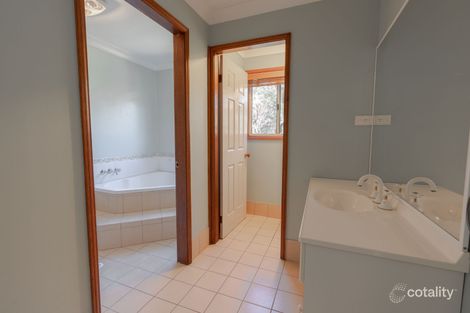 Property photo of 1 Grey Gum Crescent Chisholm NSW 2322