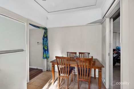 Property photo of 4 Cyprus Street Macquarie Fields NSW 2564