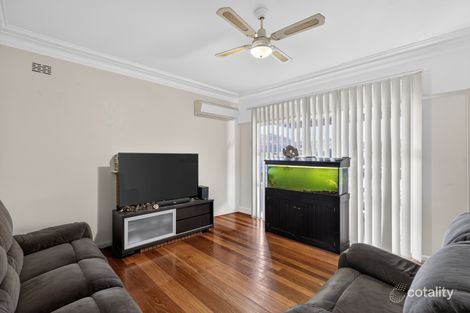 Property photo of 4 Cyprus Street Macquarie Fields NSW 2564