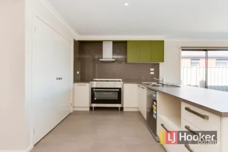 Property photo of 127 Scotsdale Drive Cranbourne East VIC 3977