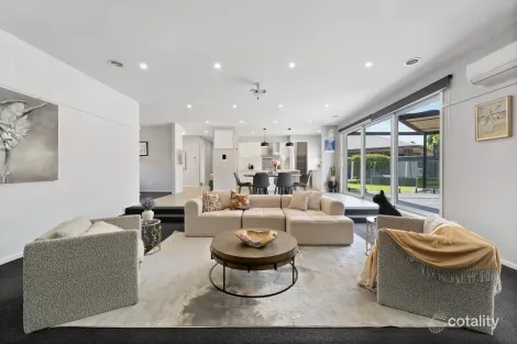 Property photo of 3 Brightstone Drive Clyde North VIC 3978