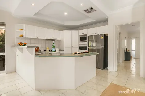Property photo of 27 Park Hill Way Doncaster VIC 3108