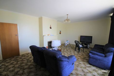 Property photo of 24 Albert Parade Bordertown SA 5268