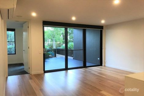 Property photo of 102/133 Clarence Road Indooroopilly QLD 4068