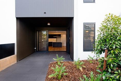 Property photo of 102/133 Clarence Road Indooroopilly QLD 4068