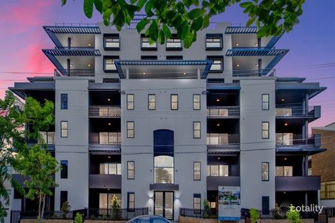 Property photo of 102/133 Clarence Road Indooroopilly QLD 4068