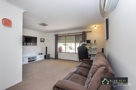 Property photo of 22 Adelaide Circle Craigie WA 6025