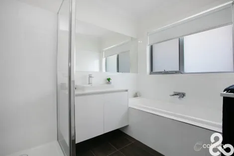 Property photo of 73 Bassetts Road Doreen VIC 3754