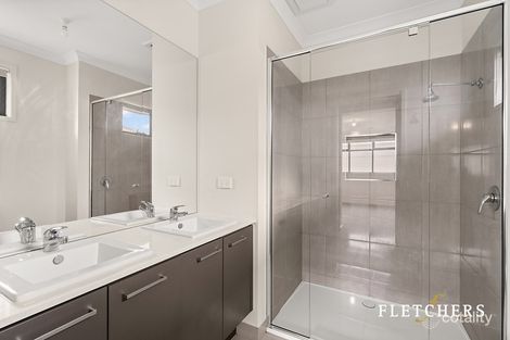 Property photo of 17 Bogong Loop Tarneit VIC 3029