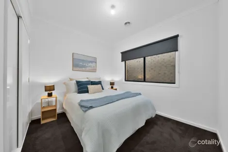 Property photo of 100 Burnbank Parade Clyde North VIC 3978