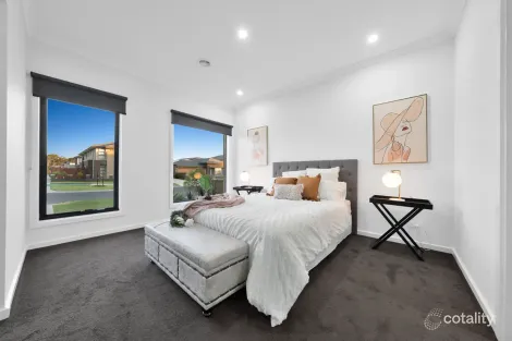 Property photo of 100 Burnbank Parade Clyde North VIC 3978