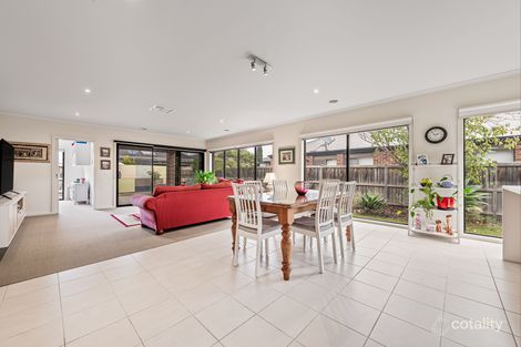 Property photo of 21 Lindrum Outlook Tarneit VIC 3029