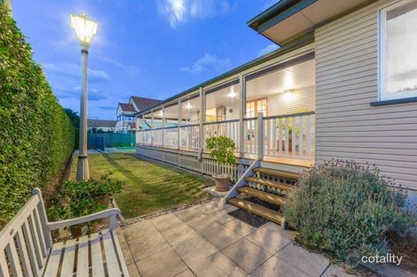 Property photo of 42 Grattan Terrace Wynnum QLD 4178
