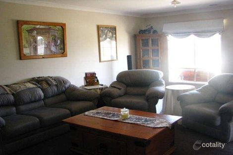 Property photo of 12 Emmer Green Retreat Cranbourne East VIC 3977