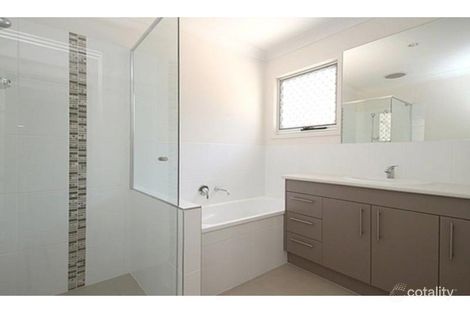 Property photo of 2/36 Cherington Way Murrumba Downs QLD 4503