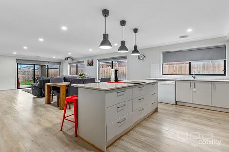 Property photo of 19 Leon Drive Weir Views VIC 3338