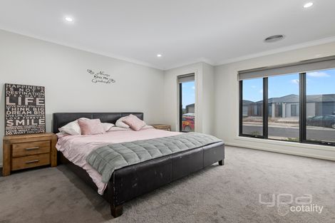 Property photo of 19 Leon Drive Weir Views VIC 3338