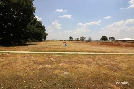 40 Main St, Lake Albert, NSW 2650