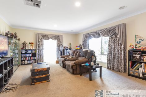 Property photo of 6 Bandit Grove Cranbourne East VIC 3977