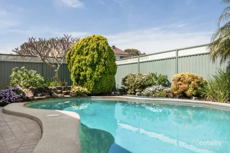 Property photo of 4 Oakleigh Avenue Milperra NSW 2214