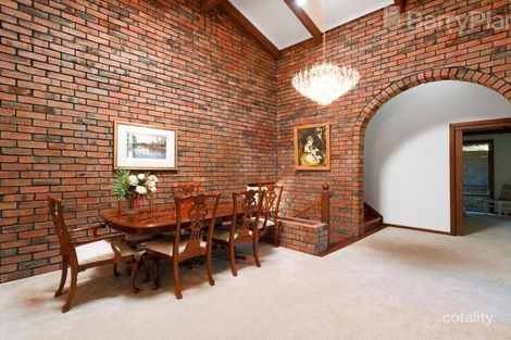 Property photo of 2 Strickland Drive Wheelers Hill VIC 3150