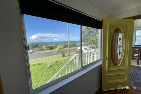 Property photo of 17 Pacific Parade Old Bar NSW 2430