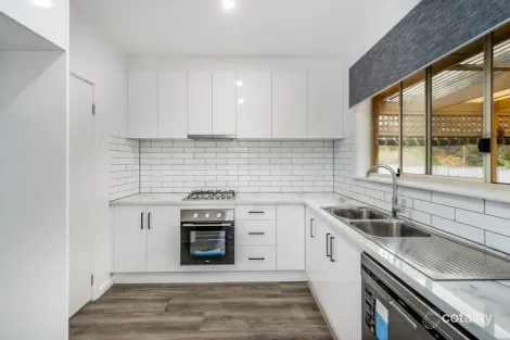 8 Selby Ave, Ridgehaven, SA 5097