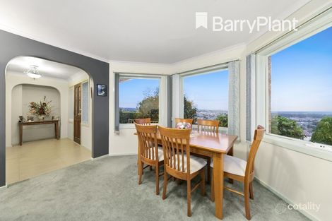 Property photo of 14 Eddie Barron Terrace Pakenham VIC 3810