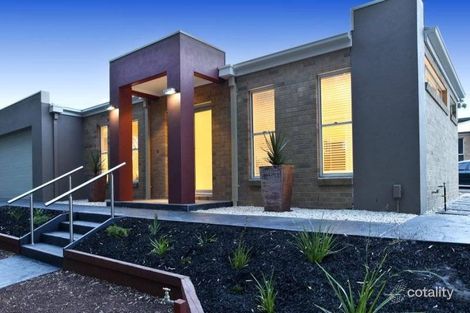 9 Bramley Pl, Kennington, VIC 3550