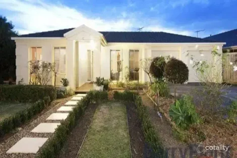17 Seaeagle Ave, Point Cook, VIC 3030