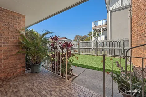 Property photo of 2/42 Klingner Road Redcliffe QLD 4020
