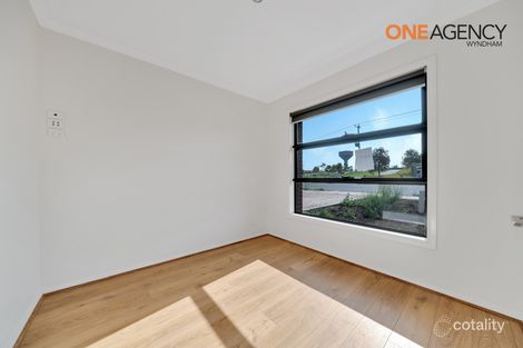 Property photo of 2/19 Tableland Road Tarneit VIC 3029