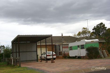 42 Hoey St, Kearneys Spring, QLD 4350