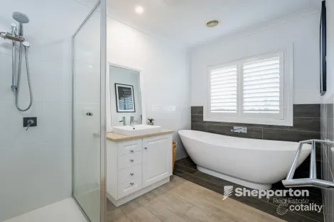 Property photo of 132 River Road West Kialla VIC 3631