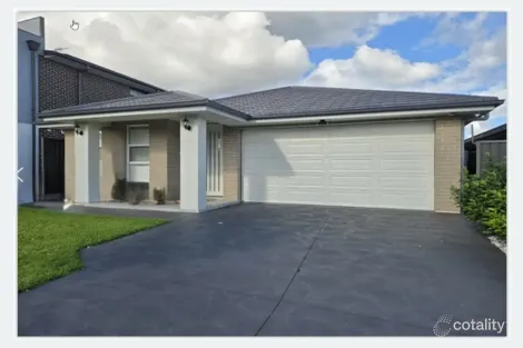 66 Fieldhouse Cct, Campbelltown, NSW 2560