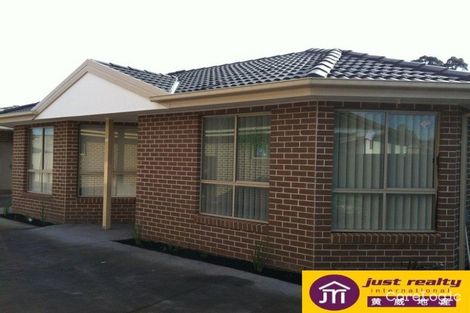 Property photo of 2/12 Prunus Grove Doveton VIC 3177