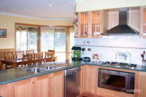 Property photo of 32 Hillcrest Drive Langwarrin VIC 3910