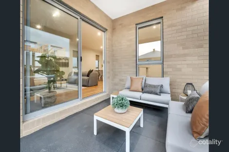 Property photo of 8 Mannagum Drive Beveridge VIC 3753