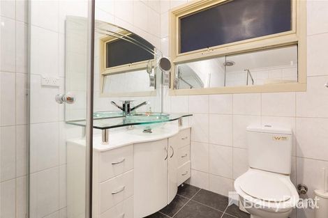 2 Serpentine Rd, Keysborough, VIC 3173