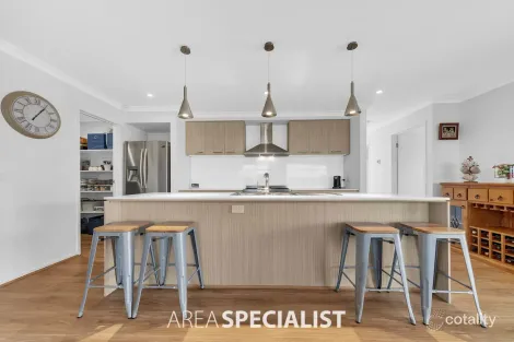 Property photo of 2 Grattan Way Pakenham VIC 3810