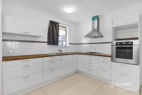 Property photo of 4 Troup Court Werribee VIC 3030