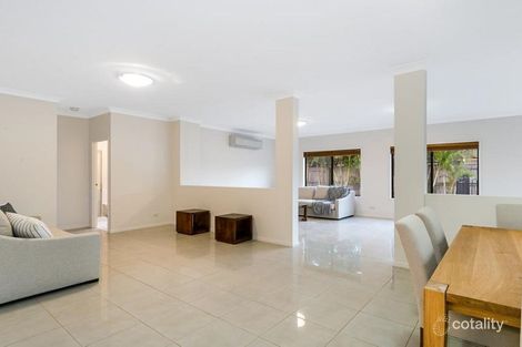 Property photo of 11 Lauren Court Sinnamon Park QLD 4073