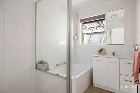 Property photo of 64 Hume Avenue Melton South VIC 3338