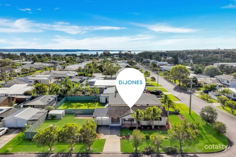 Property photo of 31 Kathleen White Crescent Killarney Vale NSW 2261