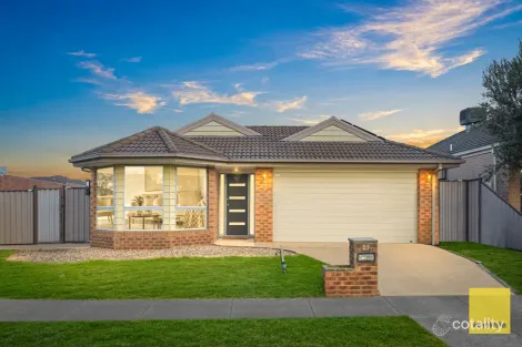 Property photo of 22 Redbox Crescent Burnside Heights VIC 3023