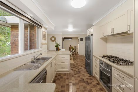 Property photo of 10 Strickland Court Greensborough VIC 3088