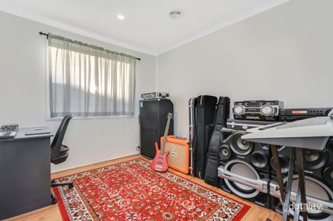 Property photo of 10 Hindmarsh Drive Wyndham Vale VIC 3024