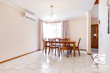 Property photo of 2/129-131 Mossfiel Drive Hoppers Crossing VIC 3029