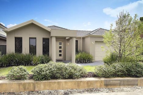 18 Hidden Grove Bvd, Keysborough, VIC 3173