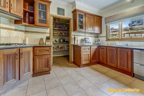 Property photo of 65 Emu Road Sunbury VIC 3429